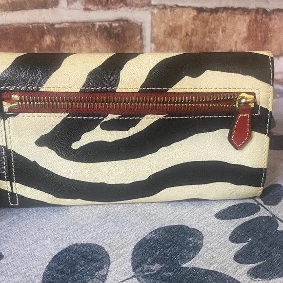 Dooney & Bourke Black & Cream Zebra Print Shoulder Bag with wallet & coin pouch - Picture 5 of 11